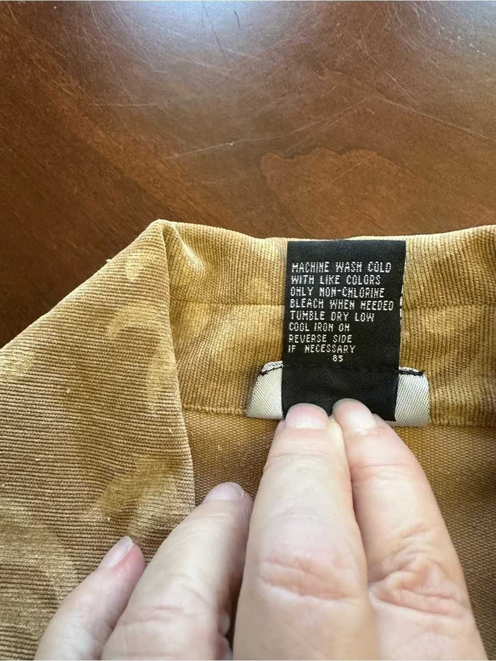 Tan Jacquard Short Coat RQT size medium, vintage, big button cropped jacket - Picture 7 of 8